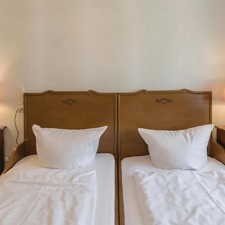 Stunning In W/ 1 Bedrooms *