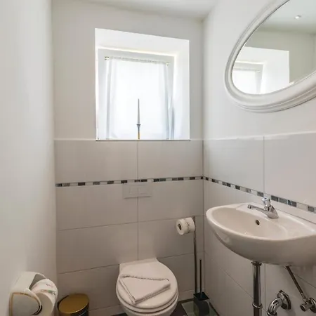 Apartamento Stunning In W/ 1 Bedrooms *