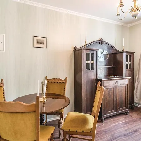 Stunning In W/ 1 Bedrooms *